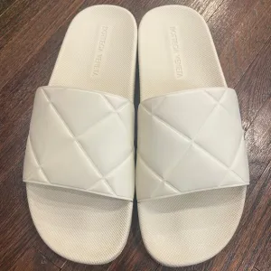 Bottega Veneta Men’s off white “sea salt” rubber slides