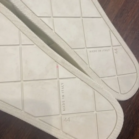Bottega Veneta Men’s off white “sea salt” rubber slides