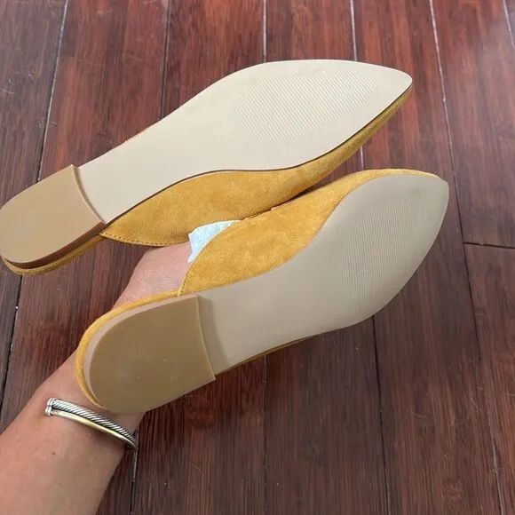 BRAND NEW - Steve Madden - Mule Flats - Size 8.5 Never Worn - Tan / Camel Suede