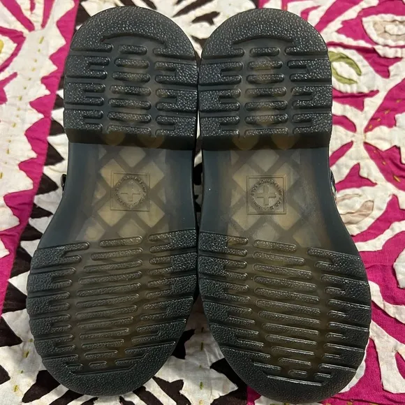 Brand New, W/O Box!Doc Martens Chelsea Boots!