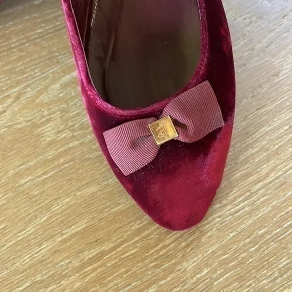 Brooks brothers Italian bow suede flats