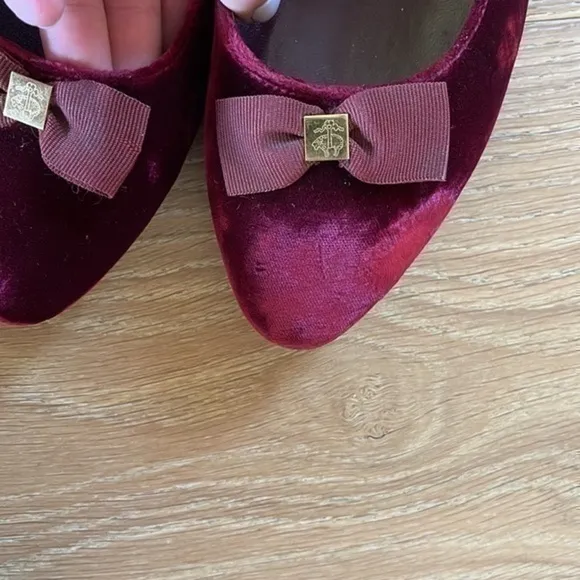 Brooks brothers Italian bow suede flats