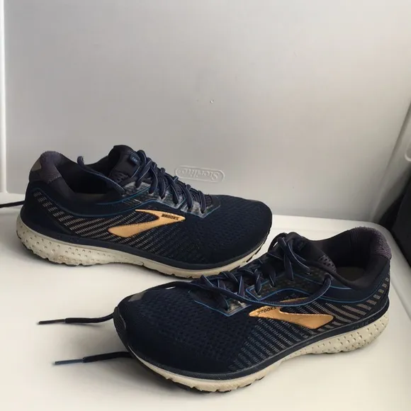 Brooks ghost 12 knitted athletic sneakers