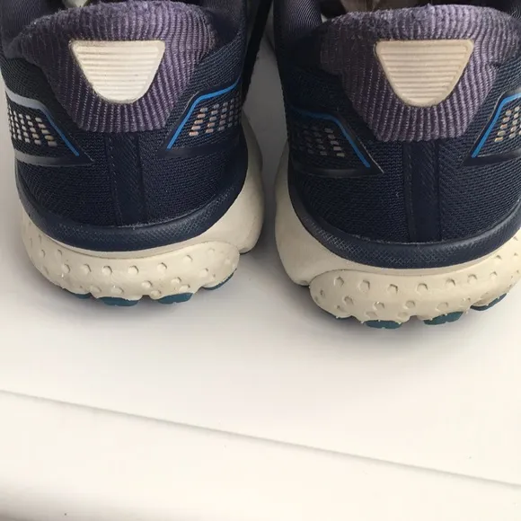 Brooks ghost 12 knitted athletic sneakers