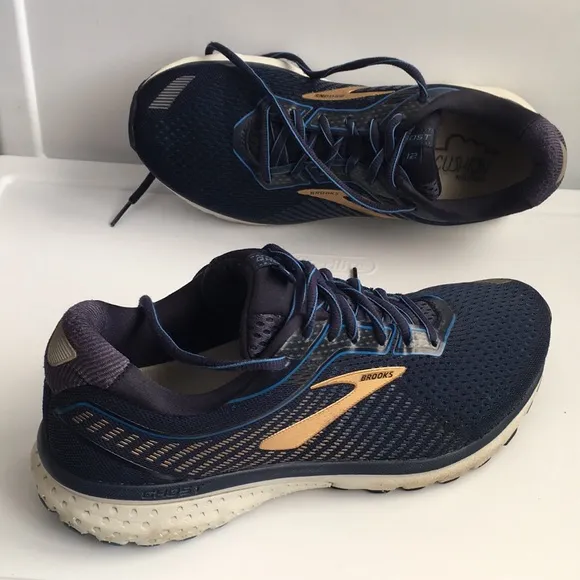 Brooks ghost 12 knitted athletic sneakers