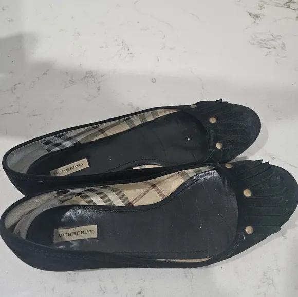 Burberry Suede Flats size 37
