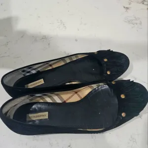 Burberry Suede Flats size 37