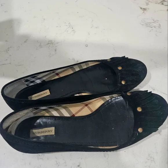 Burberry Suede Flats size 37