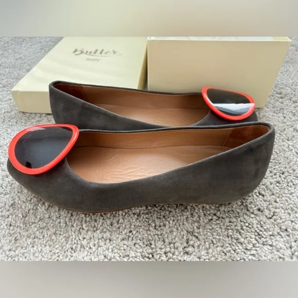 Butter Italy Gray Suede Flats IOB Women’s Size 8.5