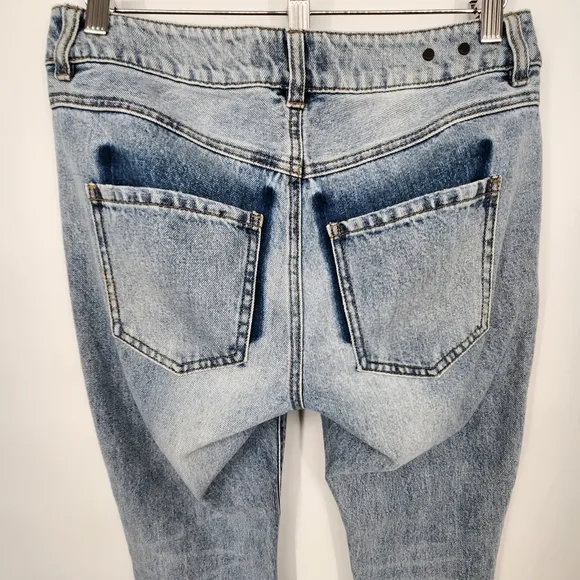 Cabi 100% BF Boyfriend High Rise Relaxed Fit Jean Sandstorm Ripped Light Wash 0