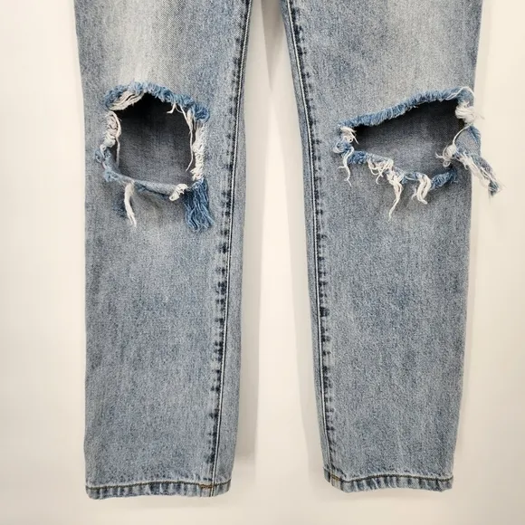 Cabi 100% BF Boyfriend High Rise Relaxed Fit Jean Sandstorm Ripped Light Wash 0