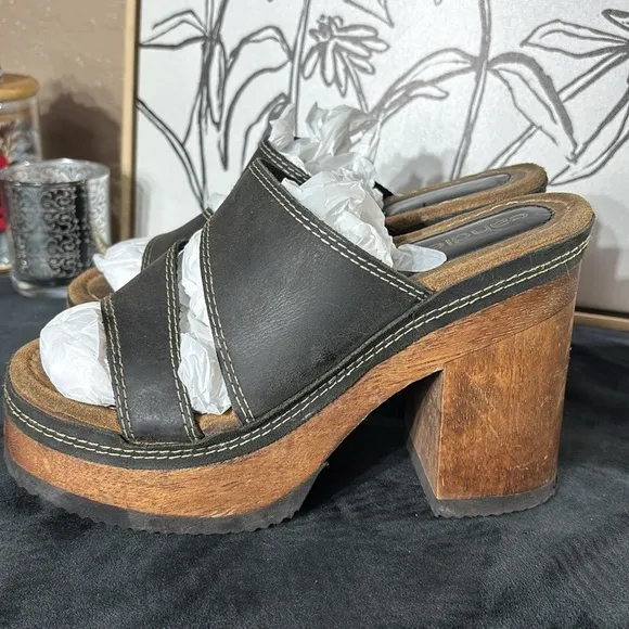 Candies vintage 90s y2k super chunky platform heels leather sandals wood