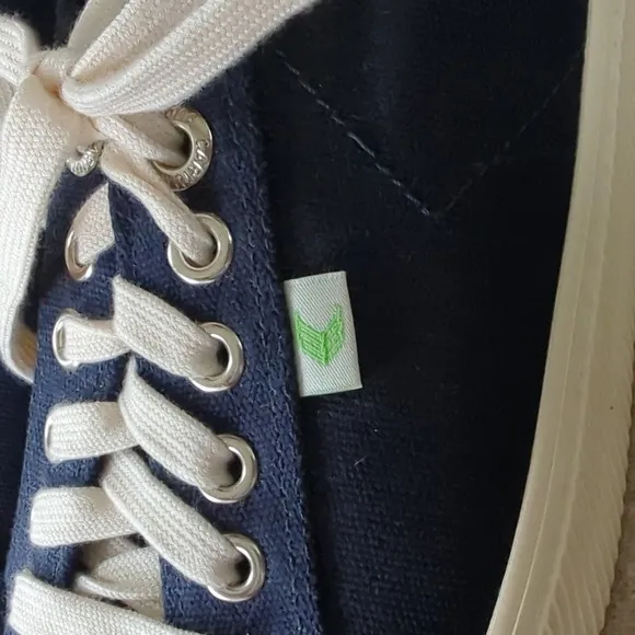 CARIUMA I Unisex Eco-Conscious OCA Low Navy Classic Sneakers, 10.5 W or 9 M