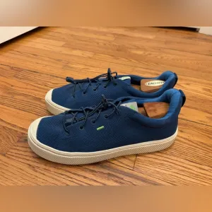 Cariuma IBI Low Cut Performance Sneakers M 9.5/W 10.5 Blue knit Canvass