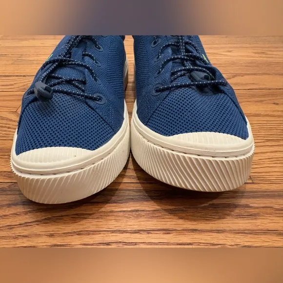 Cariuma IBI Low Cut Performance Sneakers M 9.5/W 10.5 Blue knit Canvass