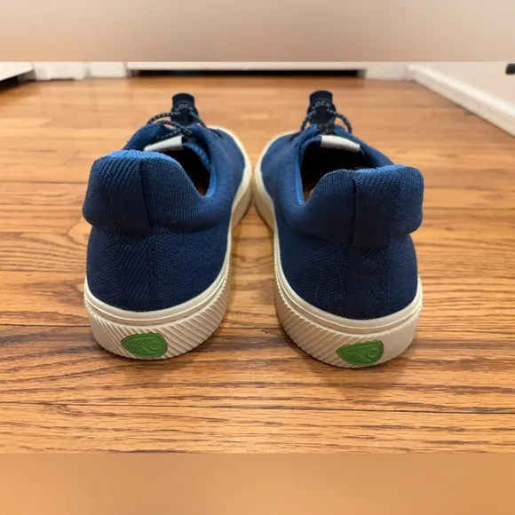 Cariuma IBI Low Cut Performance Sneakers M 9.5/W 10.5 Blue knit Canvass