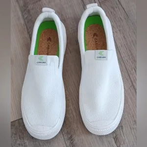 Cariuma IBI slip-on knit sneakers in white, size 8.5(Women) 7(Men)