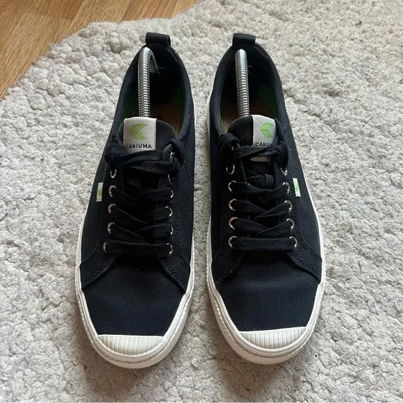 Cariuma Low Oca Black Canvas Lace-Up Unisex Sneakers Size 9.5 M / 11 W