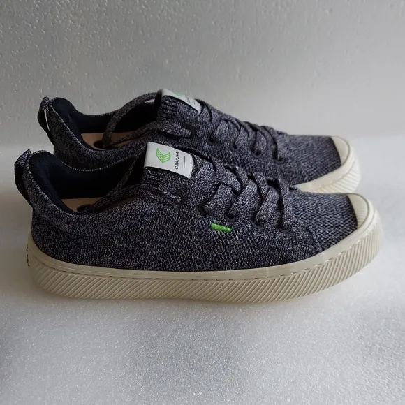 Cariuma Womens Size 7.5 IBI Knit Sneakers Stone Grey