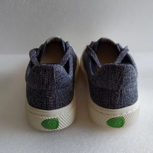Cariuma Womens Size 7.5 IBI Knit Sneakers Stone Grey