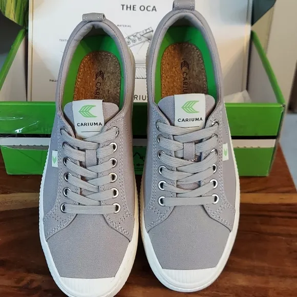 Cariuma Womens Size 9.5 OCA Low Canvas Sneakers Gray
