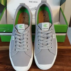 Cariuma Womens Size 9.5 OCA Low Canvas Sneakers Gray
