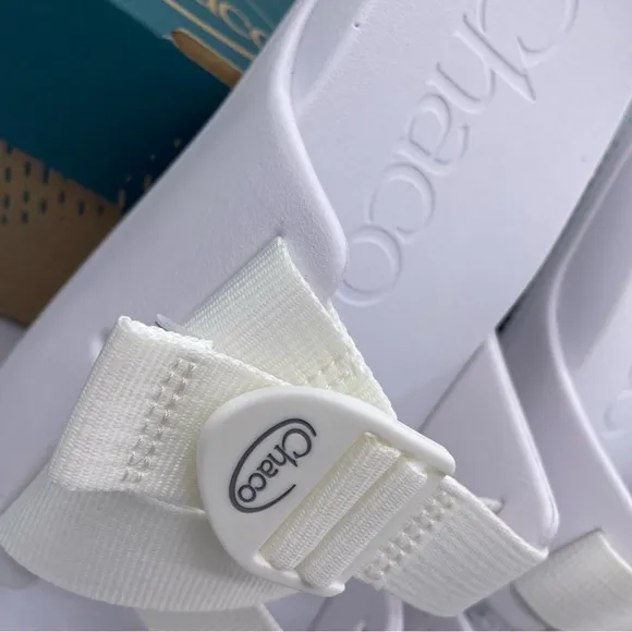 Chaco chillos white comfortable adjustable strap sandals women Size 8W