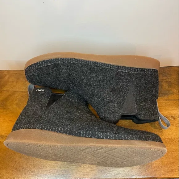 Chaco | Revel Chelsea Boots - Wool Black ; Womens 8