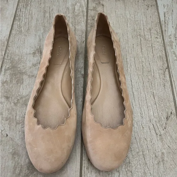 Chloe Lauren Scallop-Edge Suede Flats In Tan Size 35