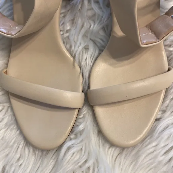 CHLOE Sandals size 7.5 excellent condition please see all photos leather soft