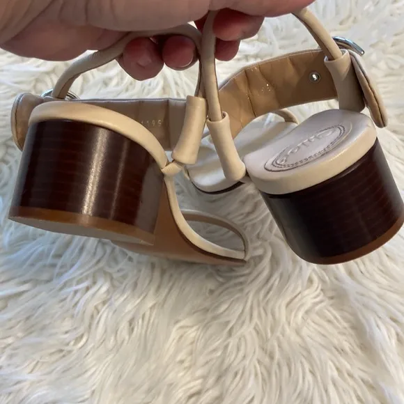 CHLOE Sandals size 7.5 excellent condition please see all photos leather soft