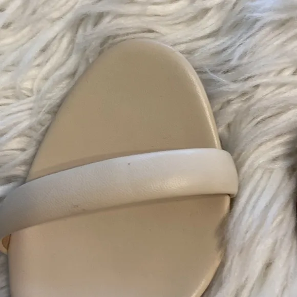 CHLOE Sandals size 7.5 excellent condition please see all photos leather soft