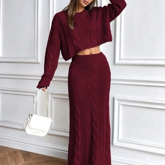 Chunky Cable Knit Crew Neck Oversized Short Sweater   Maxi A-Line Skirt Set