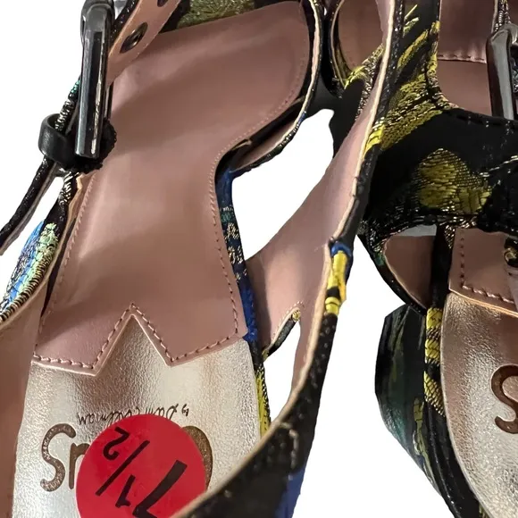 Circus by Sam‎ Edelman. Maria Chunky Heeled Sandals.