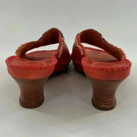 Clarks Artisan sandals size 7.5 coral leather beaded coastal granny slides