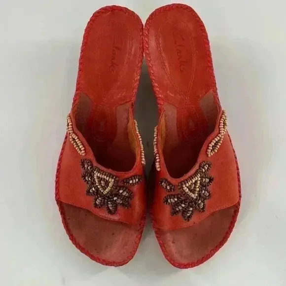Clarks Artisan sandals size 7.5 coral leather beaded coastal granny slides