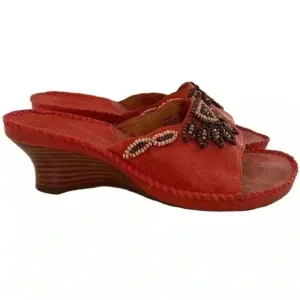 Clarks Artisan sandals size 7.5 coral leather beaded coastal granny slides