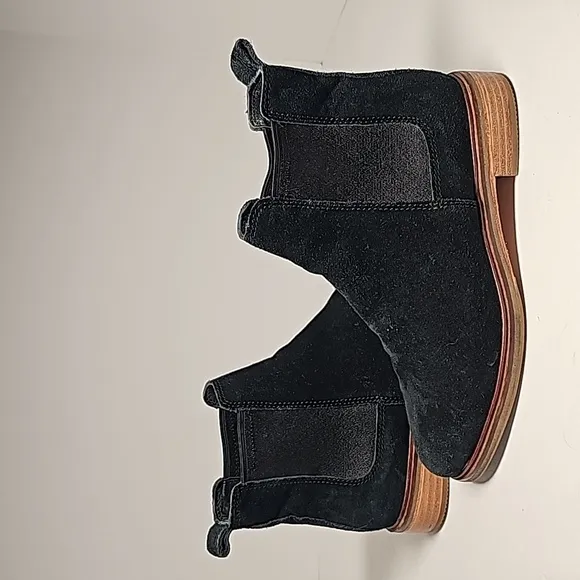 Clarks Clarkdale Arlo Booties Ankle Chelsea Boots Black Suede Pull-On Heel 7.5M