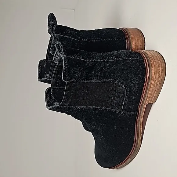 Clarks Clarkdale Arlo Booties Ankle Chelsea Boots Black Suede Pull-On Heel 7.5M