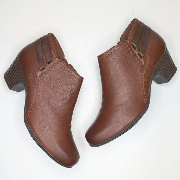 Clarks Collection ankle boots Valarie 2 Ashly brown dark tan size 7.5