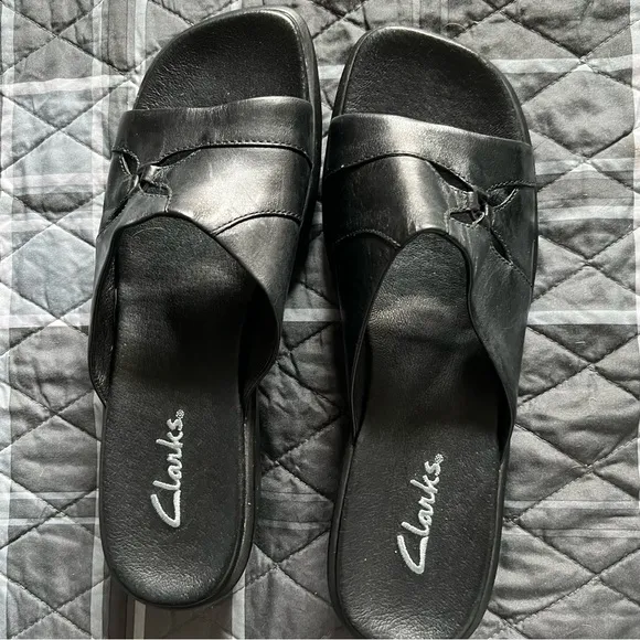 Clarks Low Wedge Black Leather Wedge Slides.EUC Worn Once Sz 10. Floral Cut Out