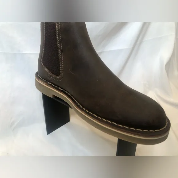 Clarks Men’s Chelsea Leather Boots- Size 8.5 No box