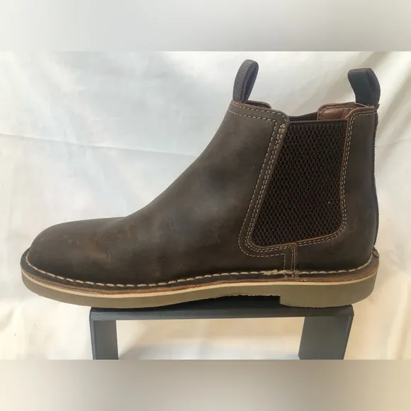 Clarks Men’s Chelsea Leather Boots- Size 8.5 No box