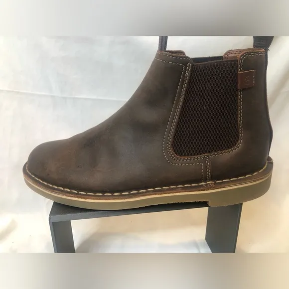 Clarks Men’s Chelsea Leather Boots- Size 8.5 No box