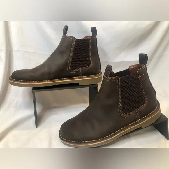 Clarks Men’s Chelsea Leather Boots- Size 8.5 No box