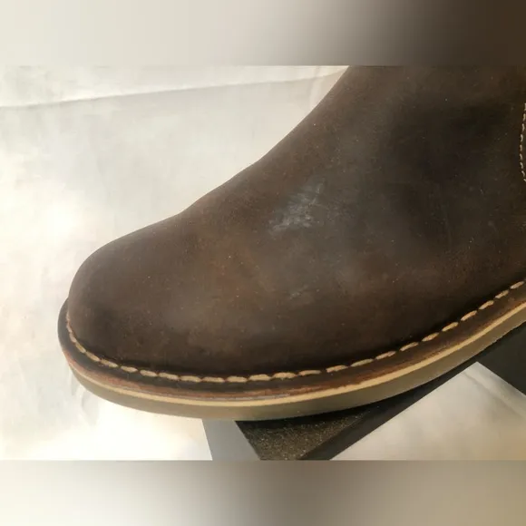 Clarks Men’s Chelsea Leather Boots- Size 8.5 No box