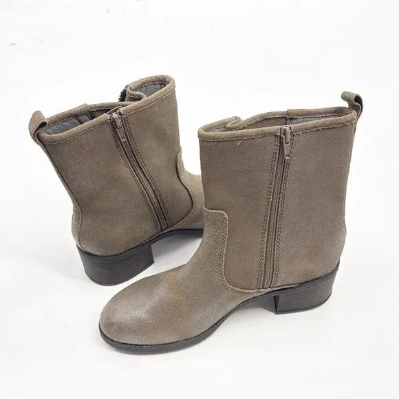 Clarks Nevella Devon Metallic Suede Boots Dark Taupe Size 8 NWOT size Zipper