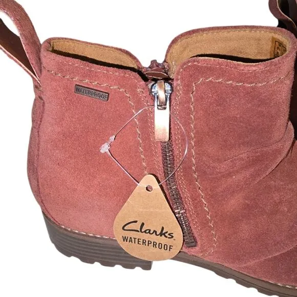 Clarks Unisex Aspra Walk Waterproof Sneaker Booties Rust Red WOMEN'S Size 11 New