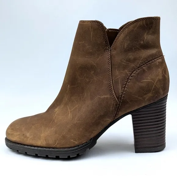 Clarks Verona Trish Distressed Leather Ankle Boot Block Heel Side Zip Notched 7