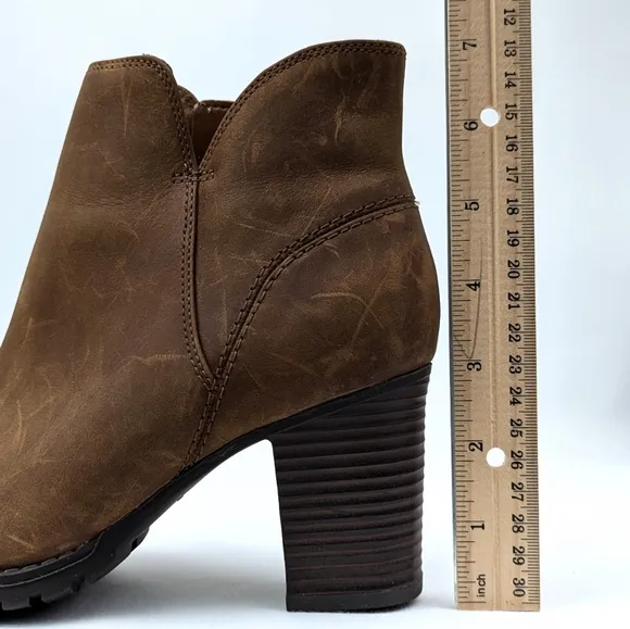 Clarks Verona Trish Distressed Leather Ankle Boot Block Heel Side Zip Notched 7